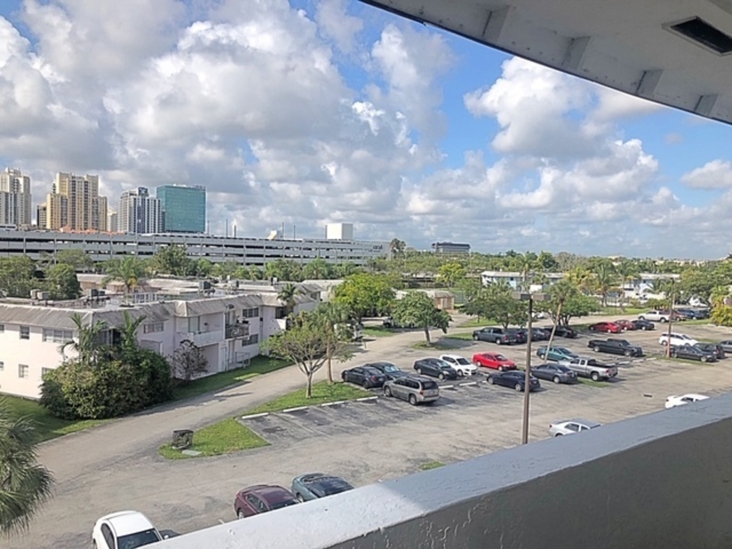 LARGE 1/1 SOUTH MIAMI DADELAND GREAT RENT RETURNBiggerPockets