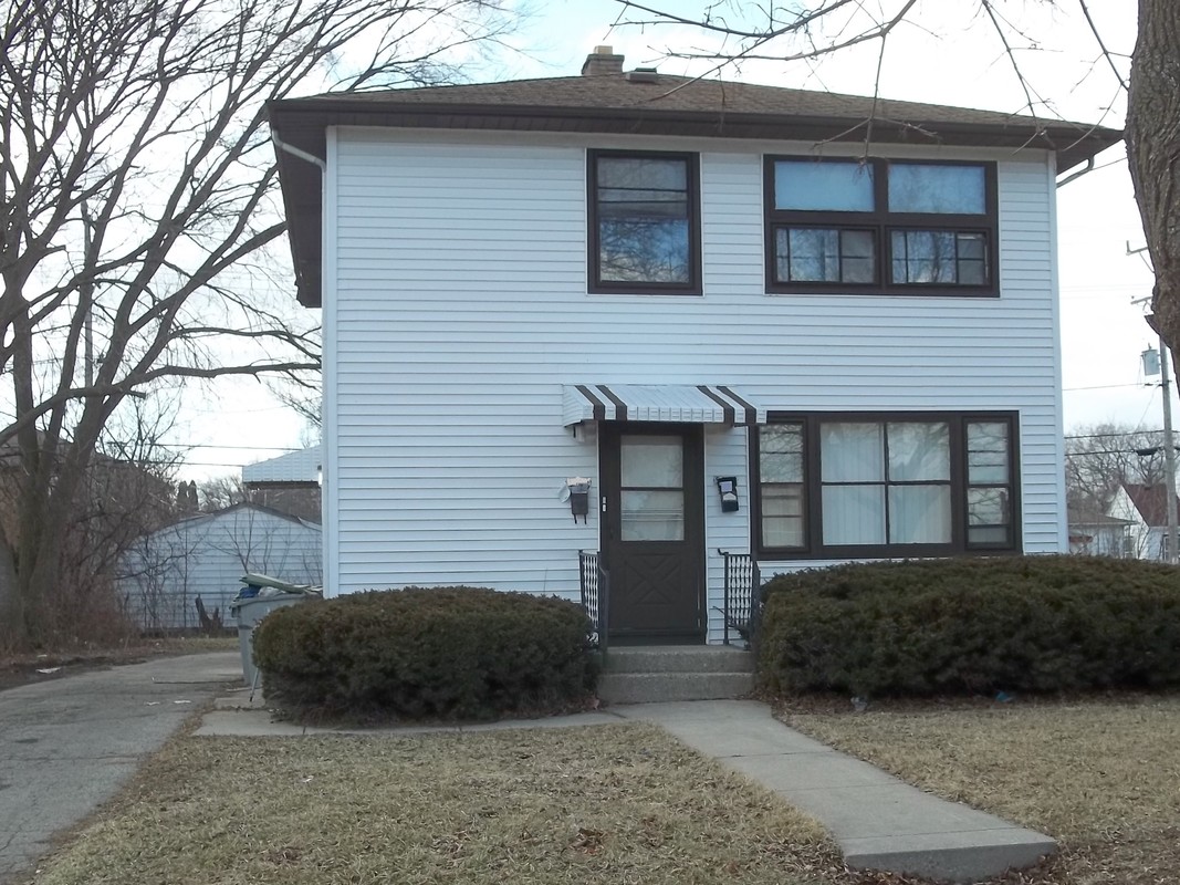 MILWAUKEE DUPLEX 53218/N 46TH ST/ RENT 1390 P/M/ASKING