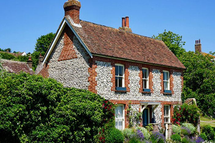 should i buy an old house