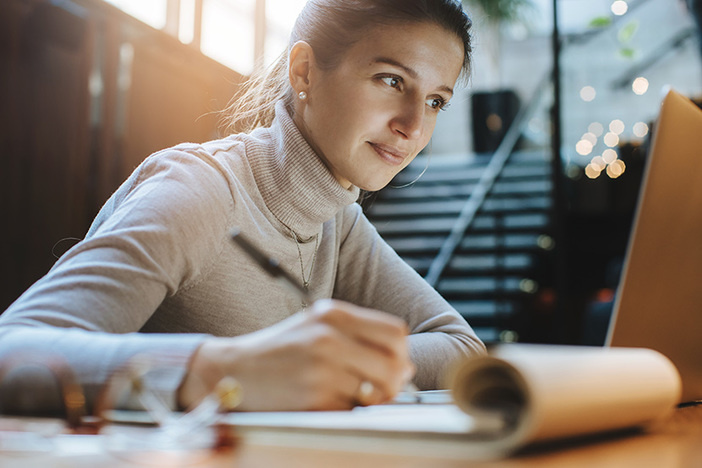 5 Serious Questions to Ask Yourself Before Partnering With Family Members businesswoman-working