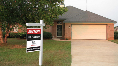 Buying a HUD Home: The Ultimate Investor’s Guide to Getting a Great Deal on a HUD Home Buying a HUD Home