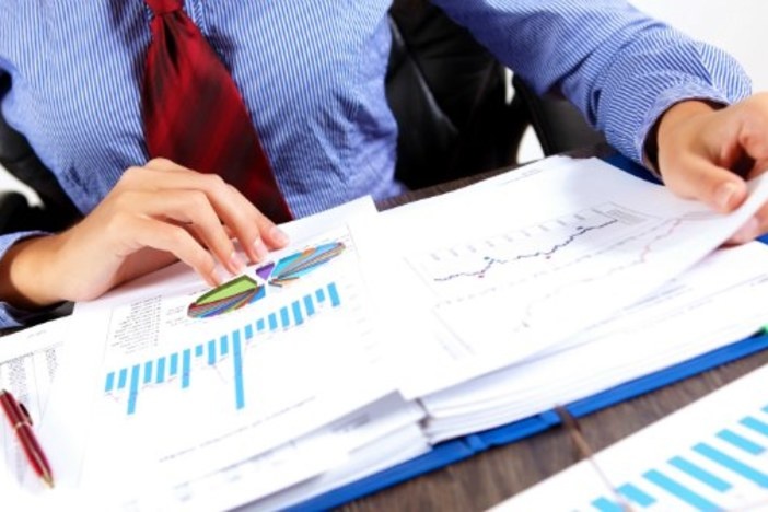 6 Common Mistakes Landlords Make When Budgeting & Monitoring P&L budgeting_profits_losses