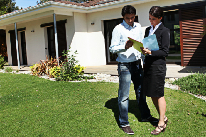 How to Overcome Your Fear of Making Low (But Fair) Offers to Sellers negotiate-with-seller