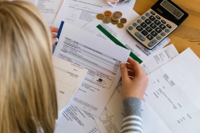 6 Tips to Live on Half Your Income (& Invest the Rest!)