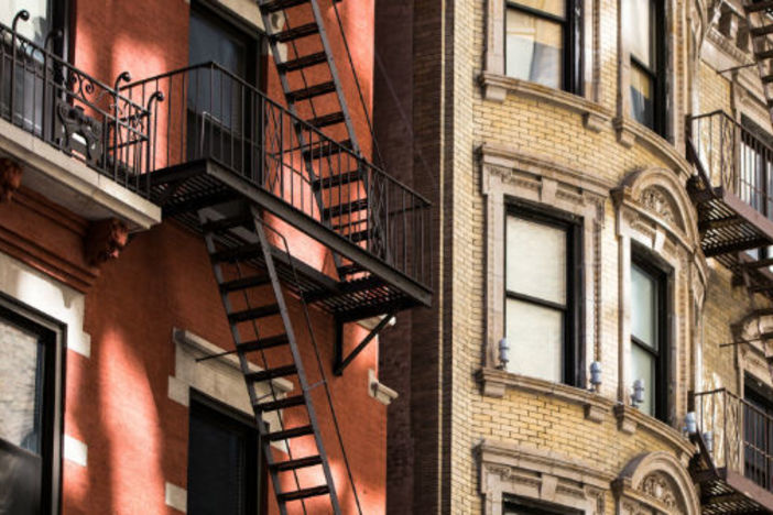 A Look at the Pros & Cons of Investing in Commercial Real Estate landlord-reviews